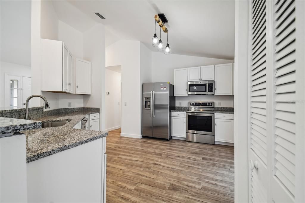 En Venta: $365,000 (3 camas, 2 baños, 1376 Pies cuadrados)
