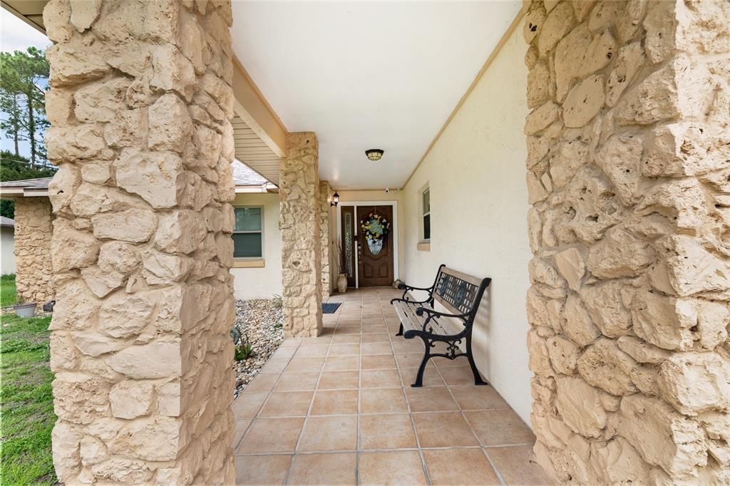 For Sale: $289,900 (3 beds, 2 baths, 1568 Square Feet)