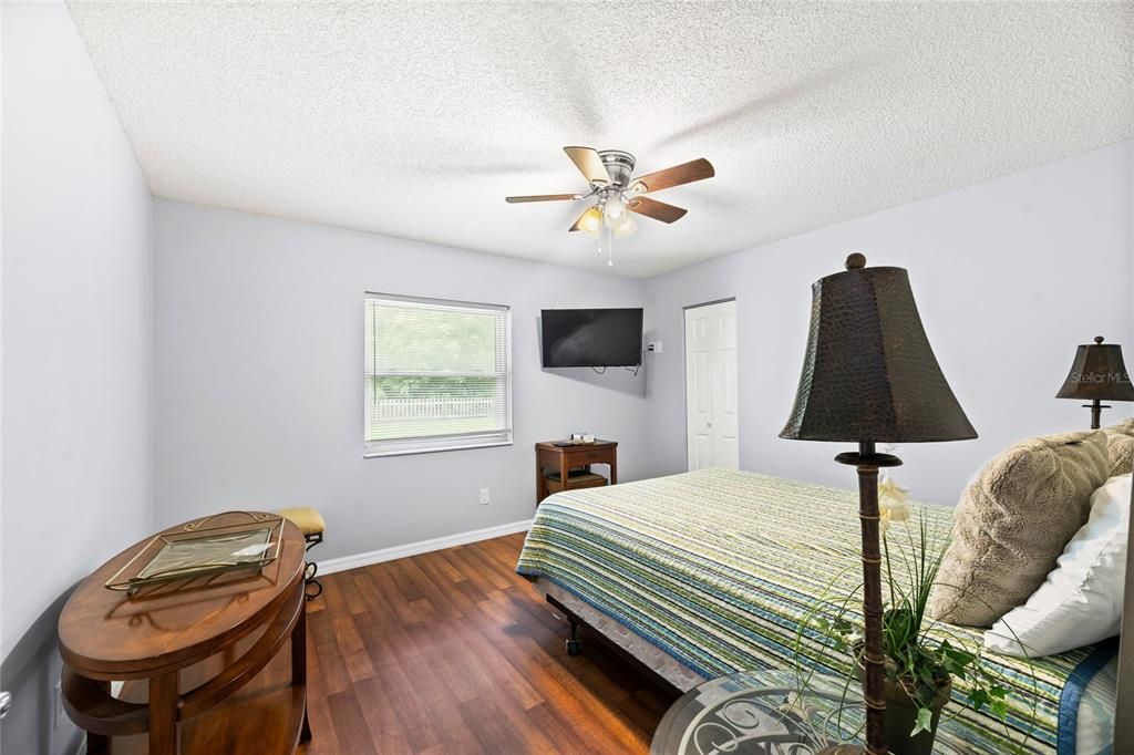 For Sale: $289,900 (3 beds, 2 baths, 1568 Square Feet)