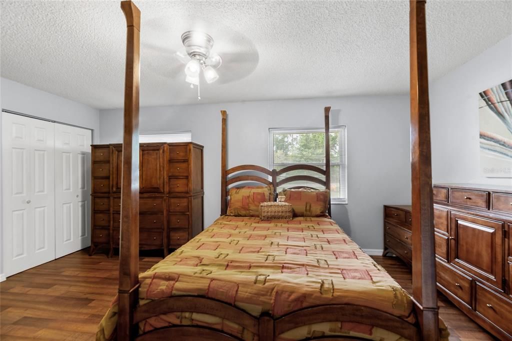 For Sale: $289,900 (3 beds, 2 baths, 1568 Square Feet)