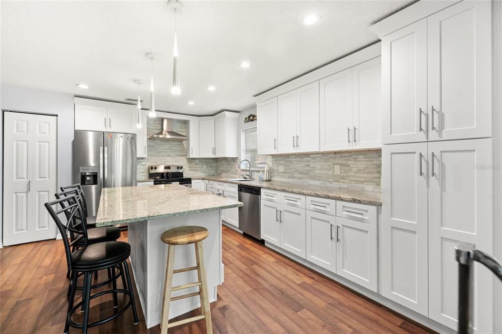 For Sale: $289,900 (3 beds, 2 baths, 1568 Square Feet)