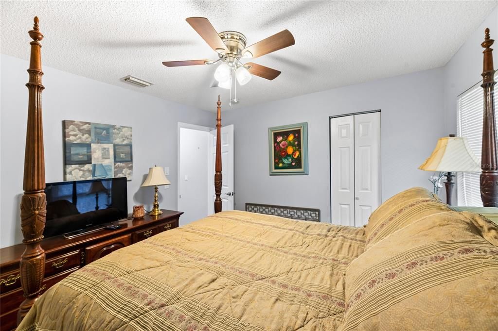 For Sale: $289,900 (3 beds, 2 baths, 1568 Square Feet)