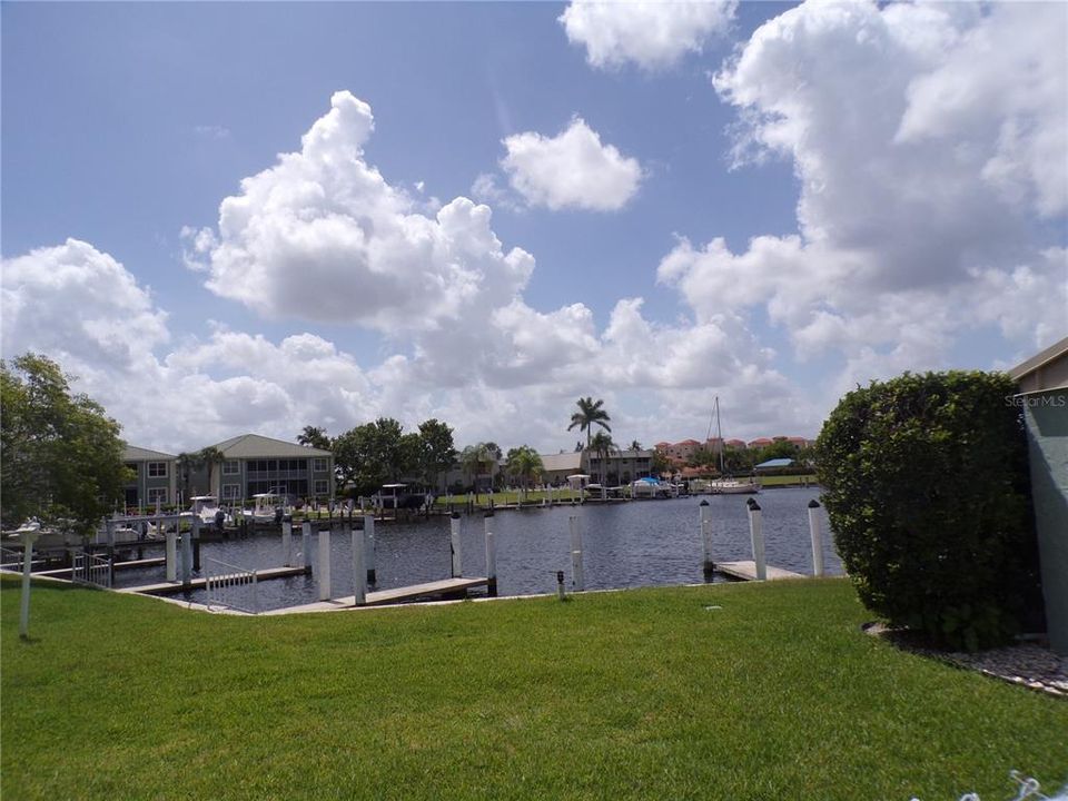 For Rent: $1,800 (2 beds, 2 baths, 1049 Square Feet)