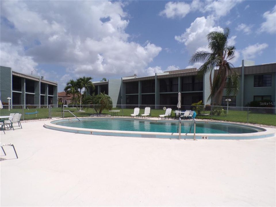For Rent: $1,800 (2 beds, 2 baths, 1049 Square Feet)