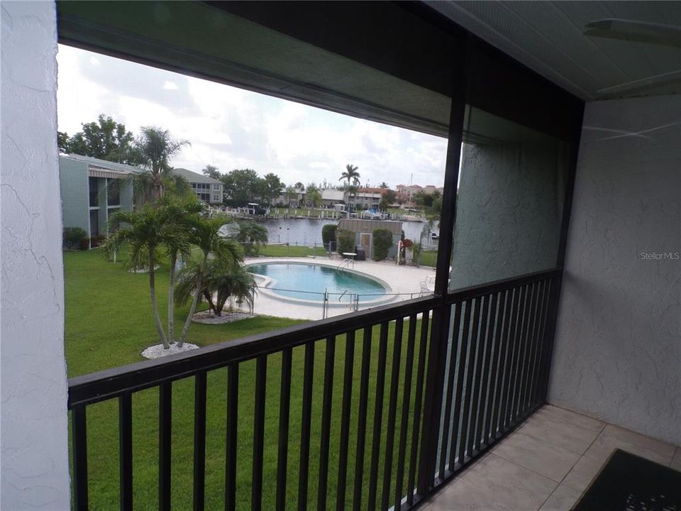 For Rent: $1,800 (2 beds, 2 baths, 1049 Square Feet)