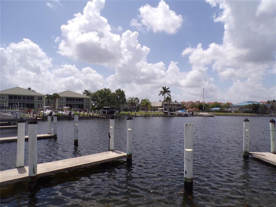 For Rent: $1,800 (2 beds, 2 baths, 1049 Square Feet)