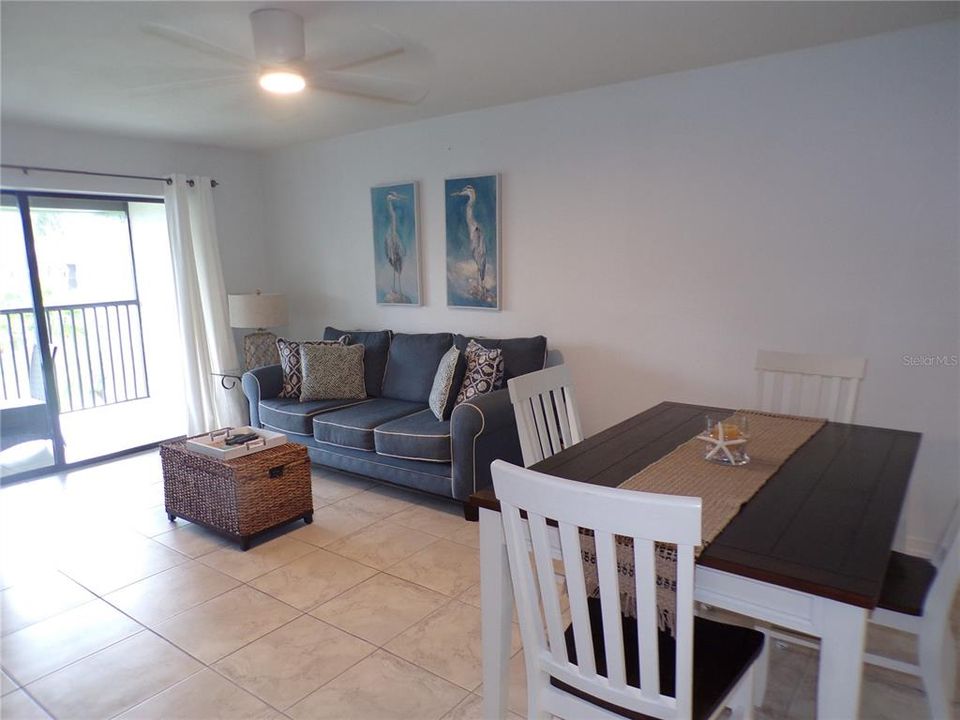 For Rent: $1,800 (2 beds, 2 baths, 1049 Square Feet)