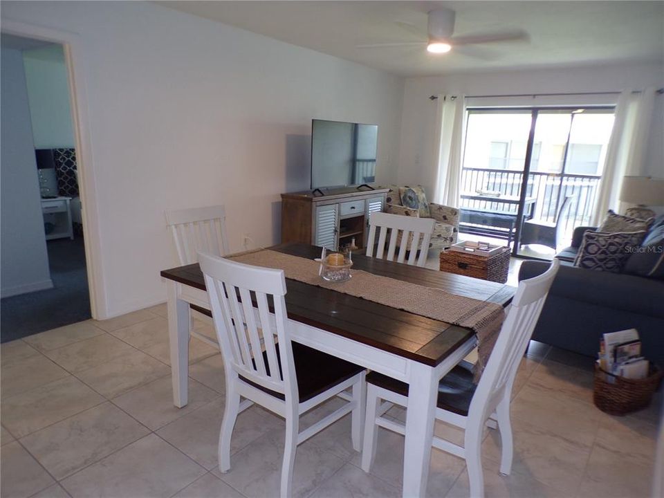 For Rent: $1,800 (2 beds, 2 baths, 1049 Square Feet)