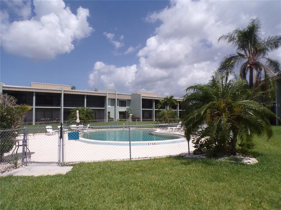 For Rent: $1,800 (2 beds, 2 baths, 1049 Square Feet)