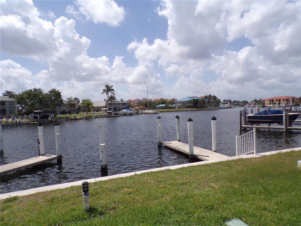 For Rent: $1,800 (2 beds, 2 baths, 1049 Square Feet)