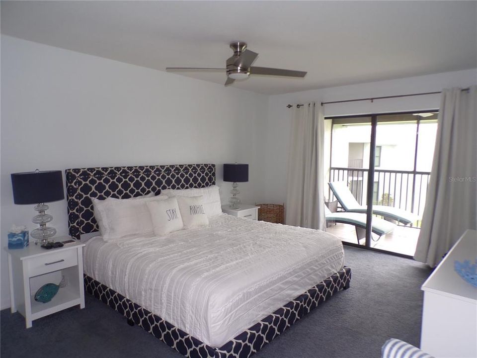 For Rent: $1,800 (2 beds, 2 baths, 1049 Square Feet)