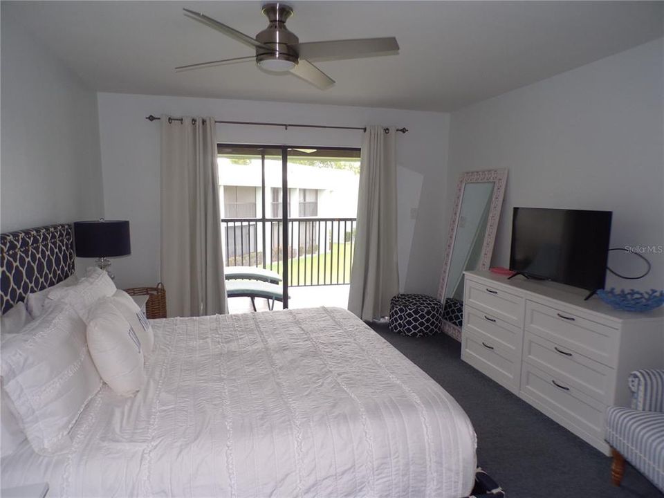 For Rent: $1,800 (2 beds, 2 baths, 1049 Square Feet)