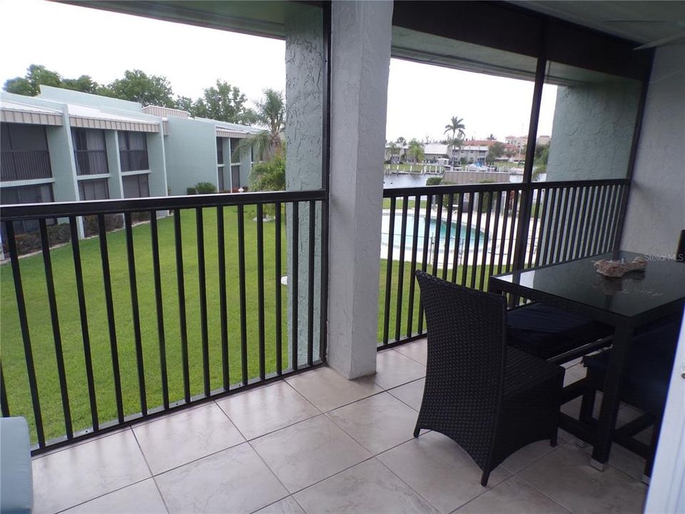 For Rent: $1,800 (2 beds, 2 baths, 1049 Square Feet)