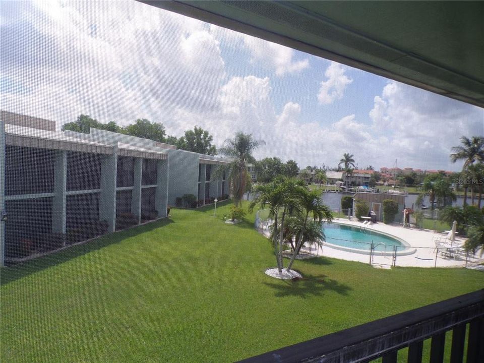 For Rent: $1,800 (2 beds, 2 baths, 1049 Square Feet)