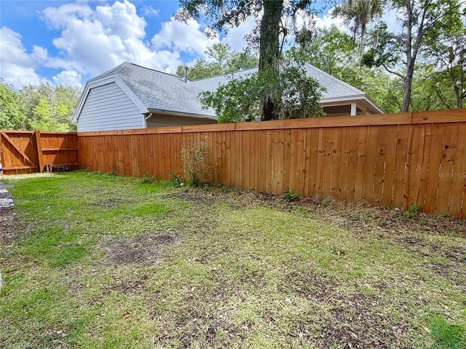 Active With Contract: $435,000 (3 beds, 3 baths, 2120 Square Feet)