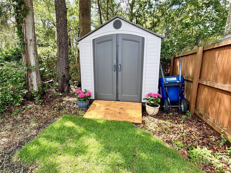 Active With Contract: $435,000 (3 beds, 3 baths, 2120 Square Feet)