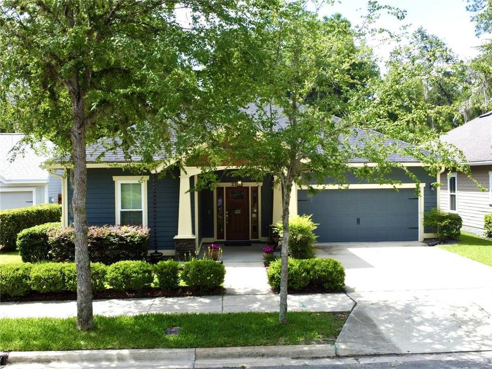 Active With Contract: $435,000 (3 beds, 3 baths, 2120 Square Feet)