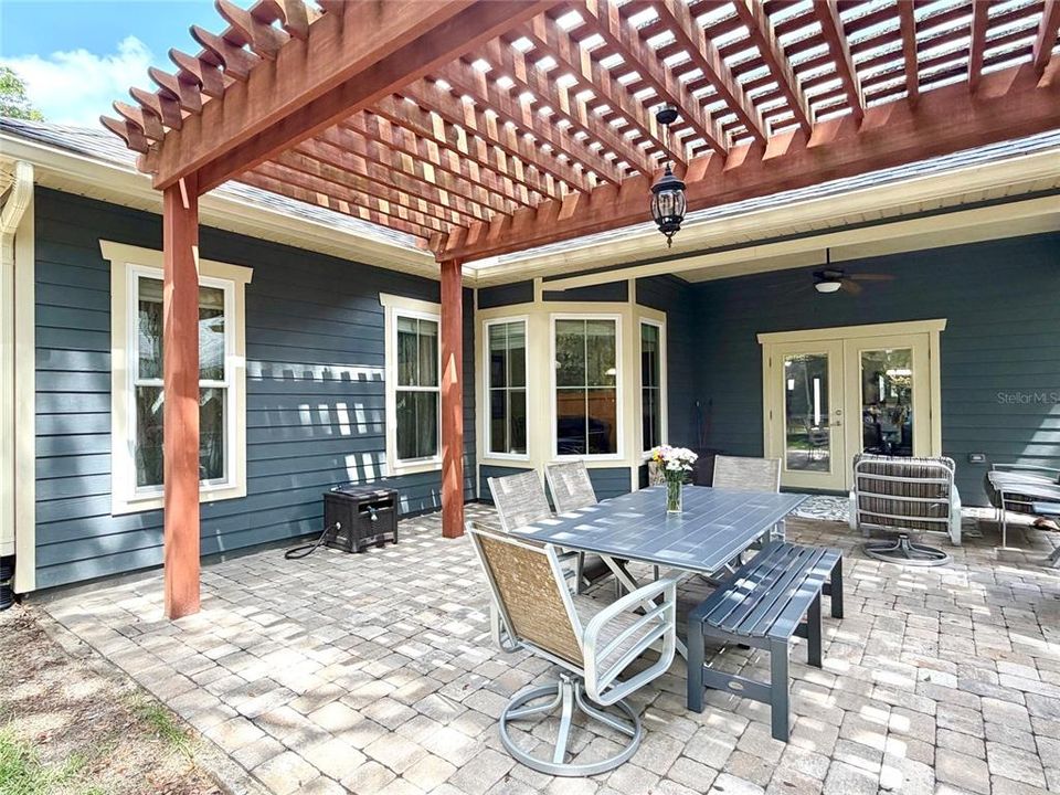 Active With Contract: $435,000 (3 beds, 3 baths, 2120 Square Feet)