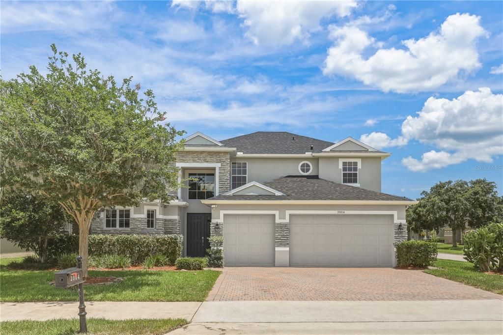 For Sale: $675,000 (4 beds, 3 baths, 2725 Square Feet)
