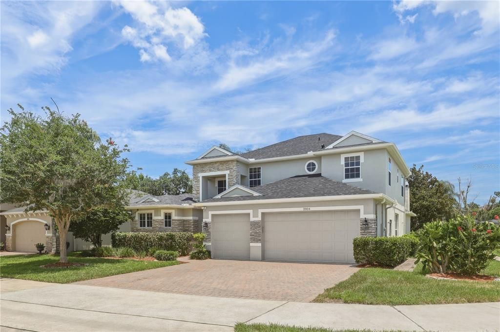 For Sale: $675,000 (4 beds, 3 baths, 2725 Square Feet)
