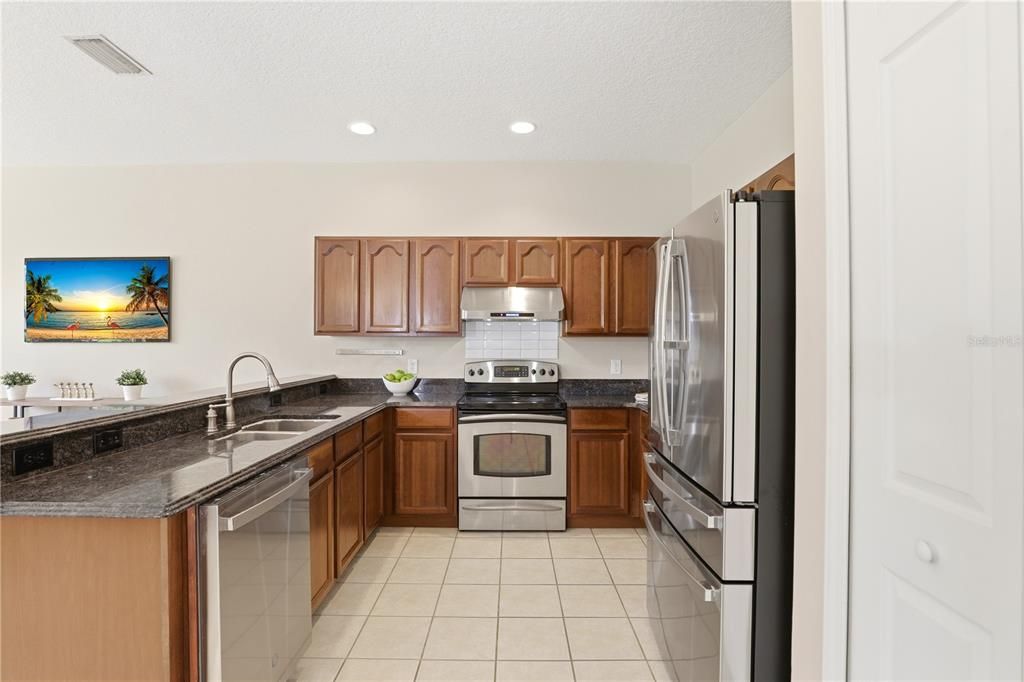For Sale: $675,000 (4 beds, 3 baths, 2725 Square Feet)