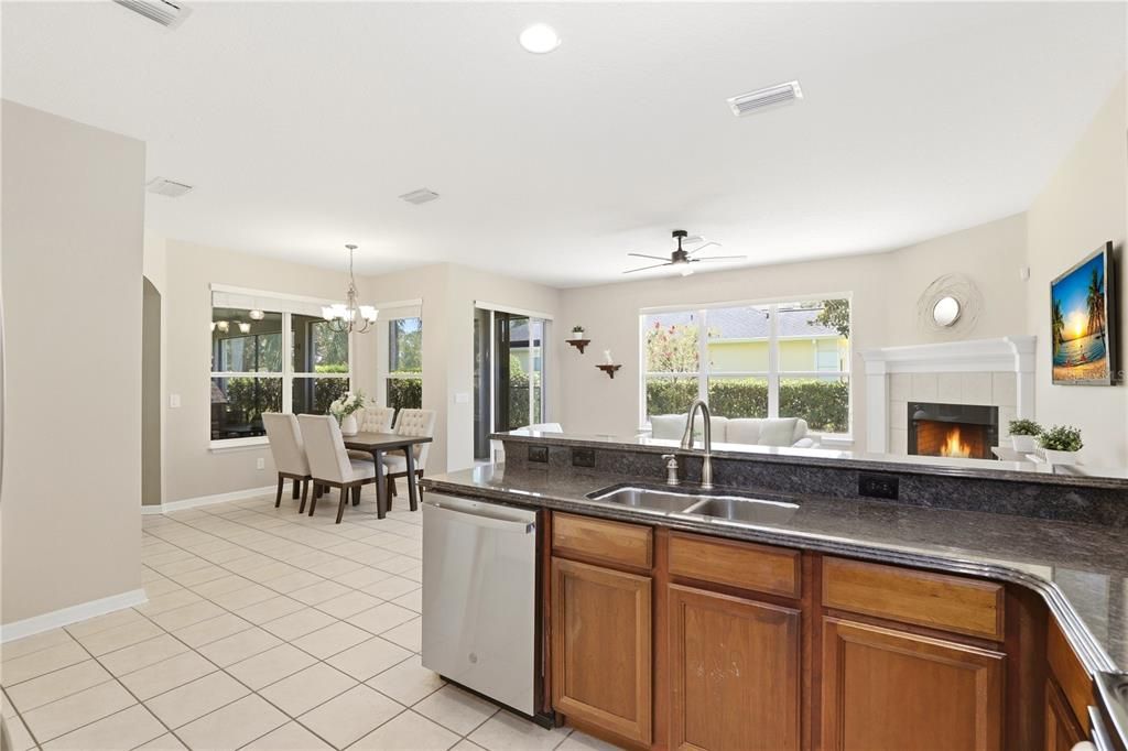 For Sale: $675,000 (4 beds, 3 baths, 2725 Square Feet)