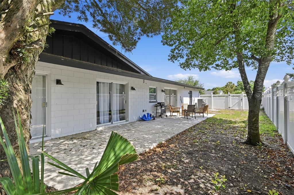 En Venta: $675,000 (4 camas, 2 baños, 2102 Pies cuadrados)