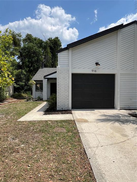 For Rent: $2,299 (3 beds, 1 baths, 1201 Square Feet)