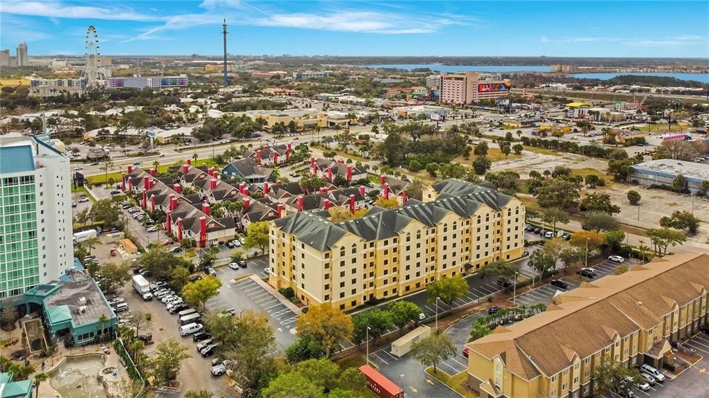 For Sale: $235,000 (2 beds, 2 baths, 795 Square Feet)