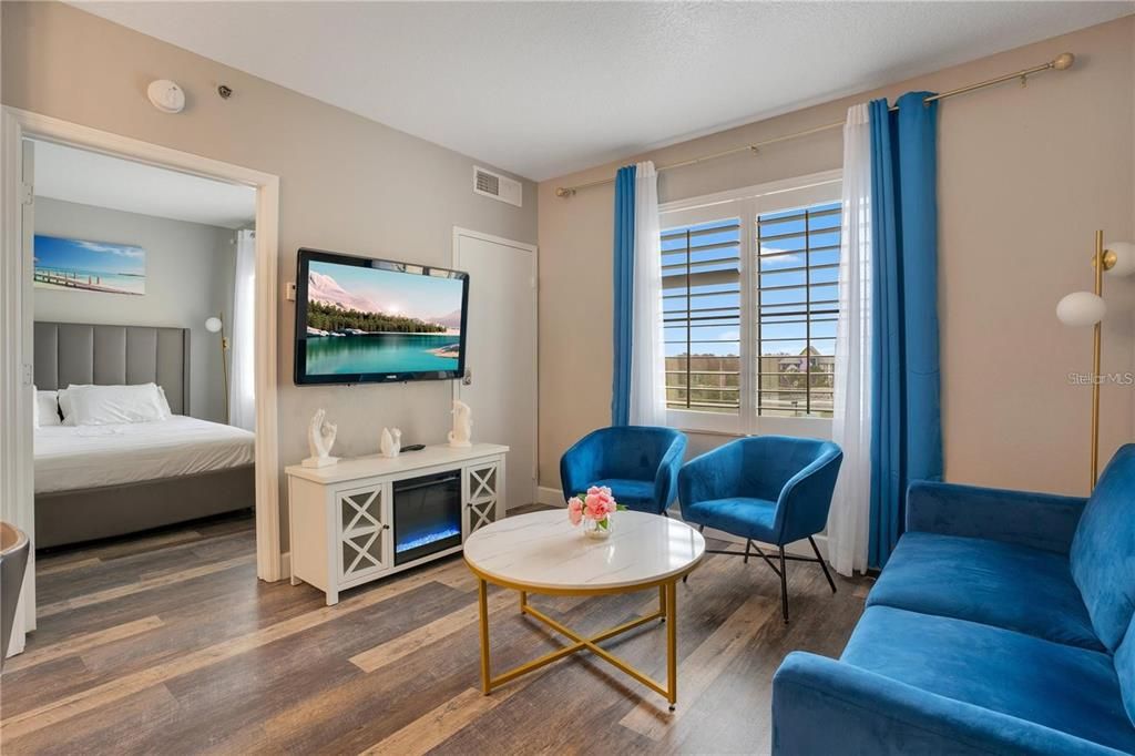 For Sale: $235,000 (2 beds, 2 baths, 795 Square Feet)