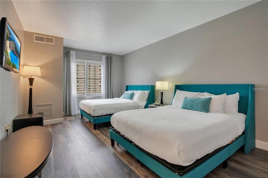 For Sale: $235,000 (2 beds, 2 baths, 795 Square Feet)