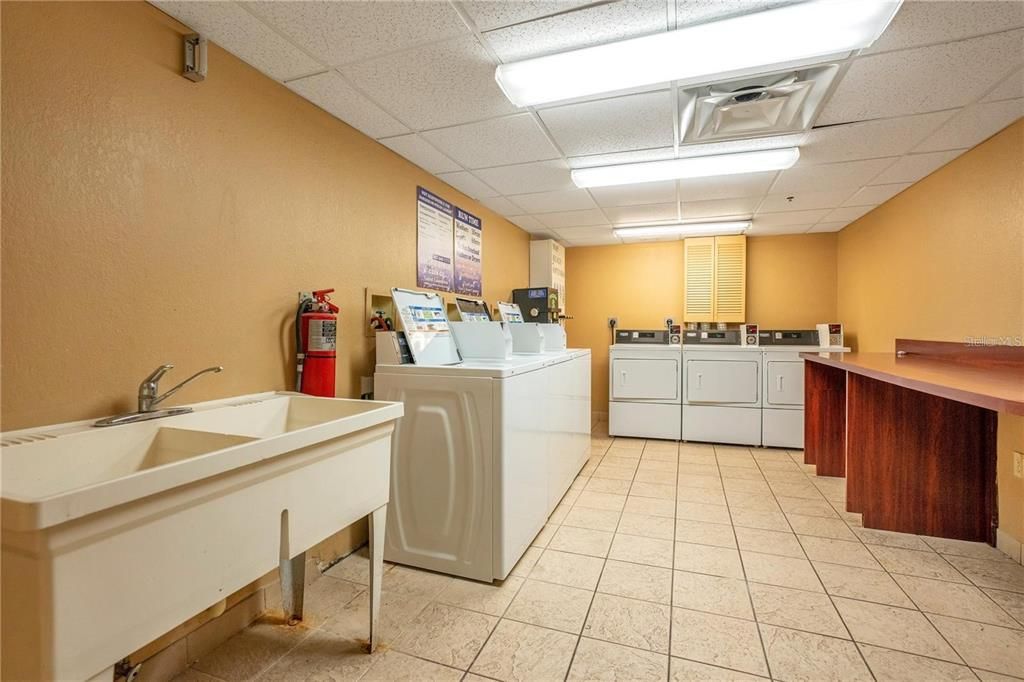 For Sale: $235,000 (2 beds, 2 baths, 795 Square Feet)
