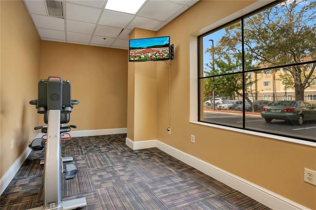 For Sale: $235,000 (2 beds, 2 baths, 795 Square Feet)
