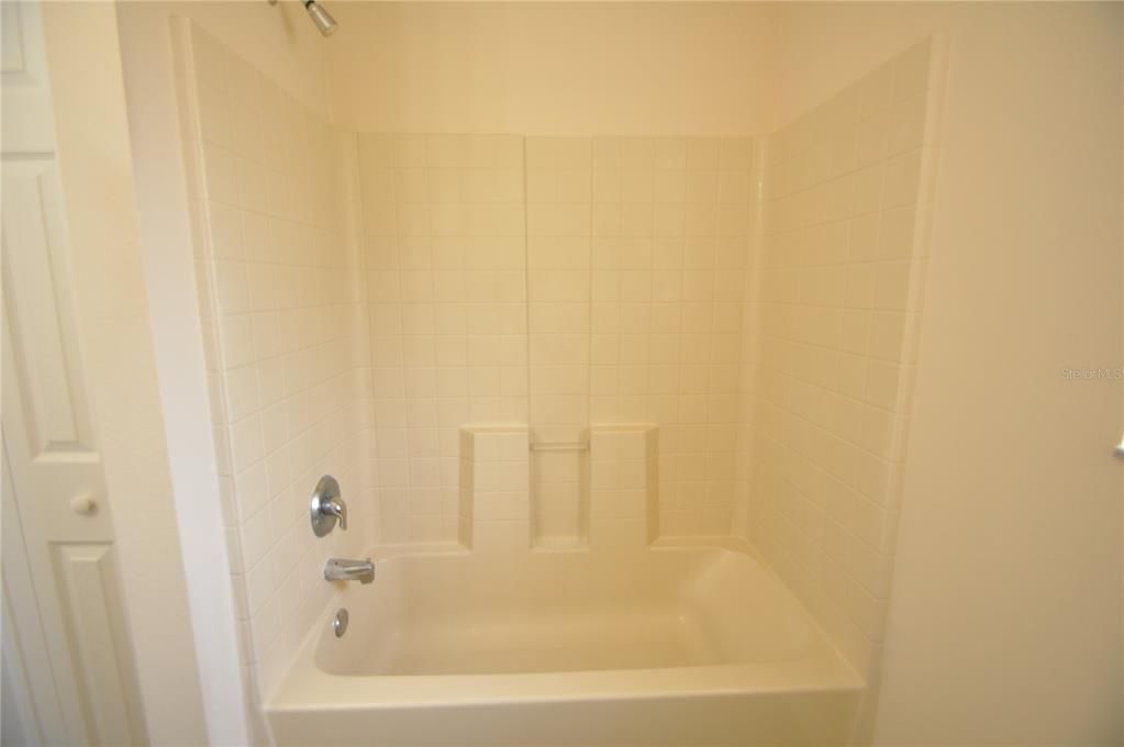 For Rent: $1,875 (4 beds, 3 baths, 1905 Square Feet)
