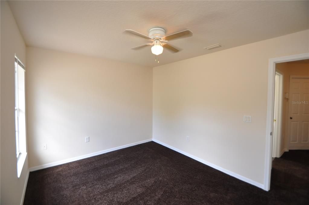 For Rent: $1,875 (4 beds, 3 baths, 1905 Square Feet)