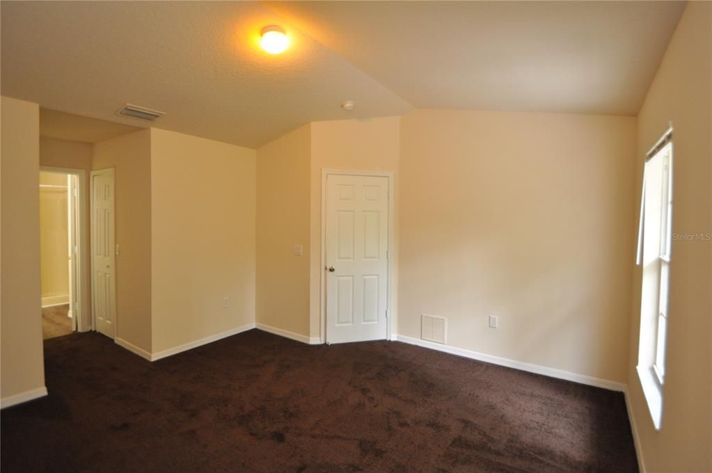 For Rent: $1,875 (4 beds, 3 baths, 1905 Square Feet)