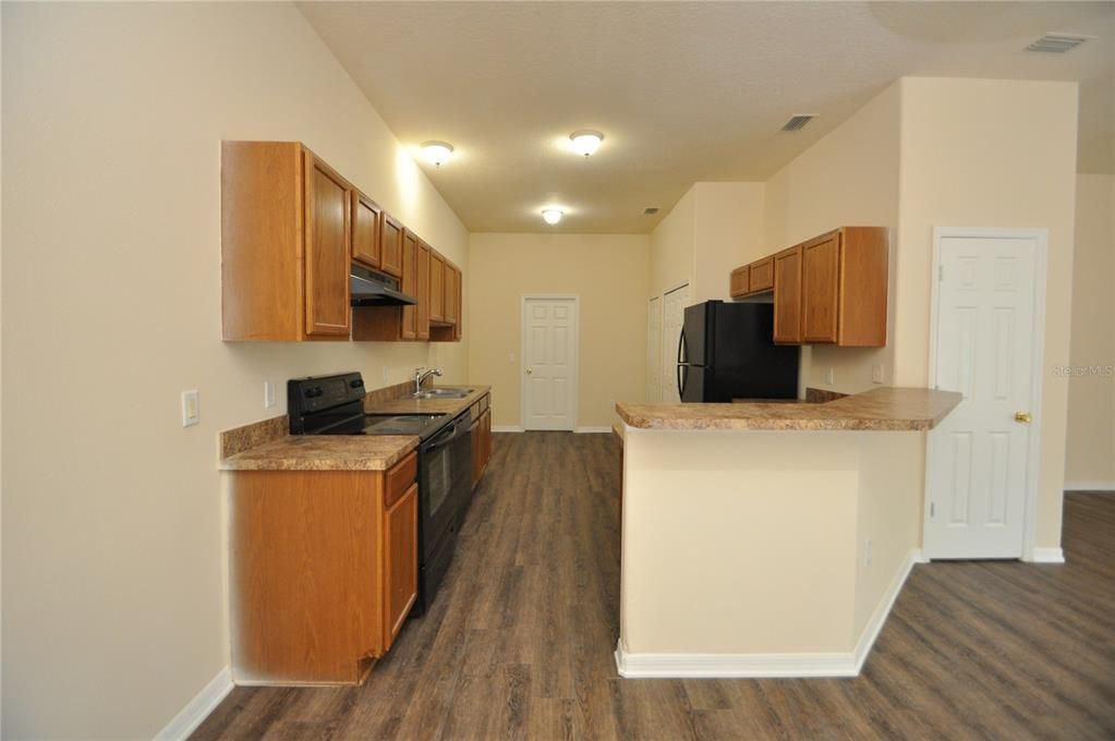 For Rent: $1,875 (4 beds, 3 baths, 1905 Square Feet)