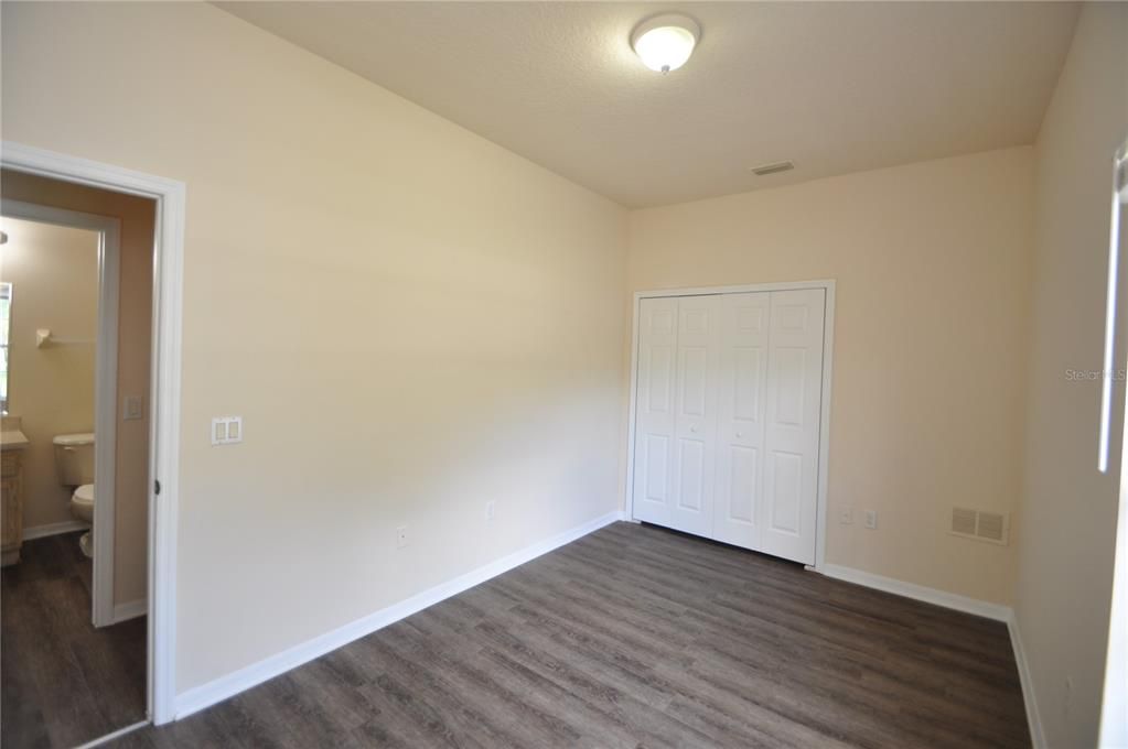 For Rent: $1,875 (4 beds, 3 baths, 1905 Square Feet)