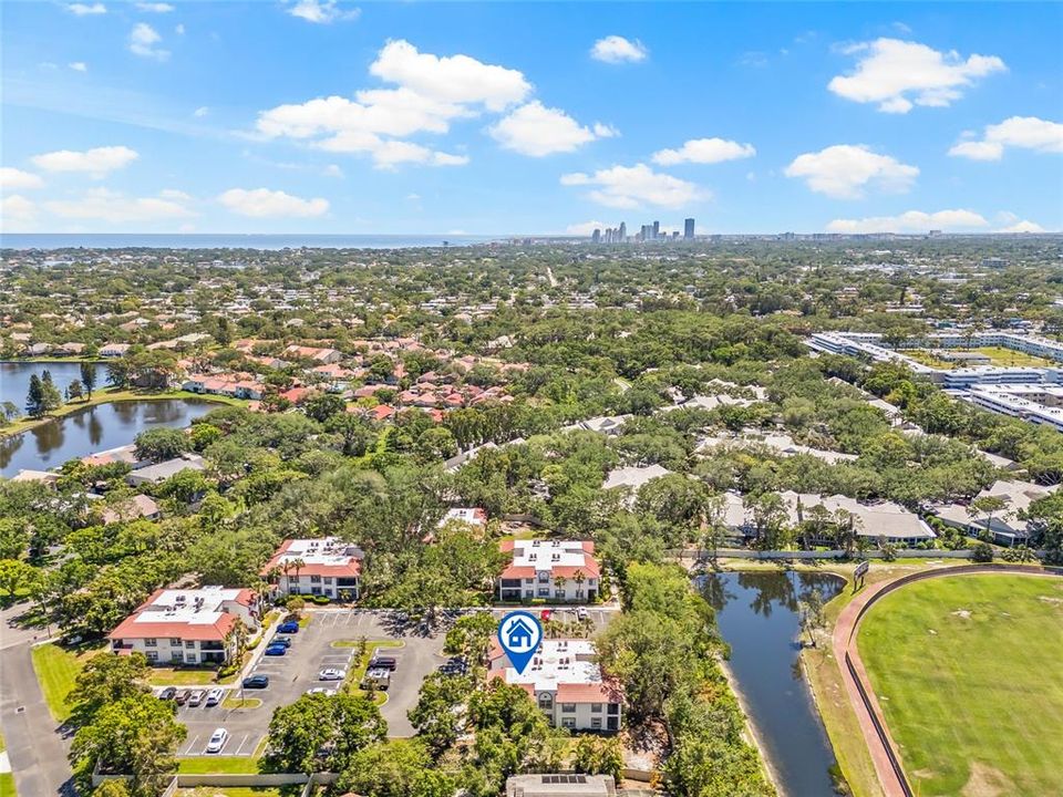 En Venta: $319,000 (2 camas, 2 baños, 930 Pies cuadrados)