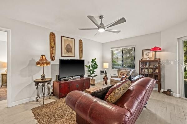 En Venta: $319,000 (2 camas, 2 baños, 930 Pies cuadrados)