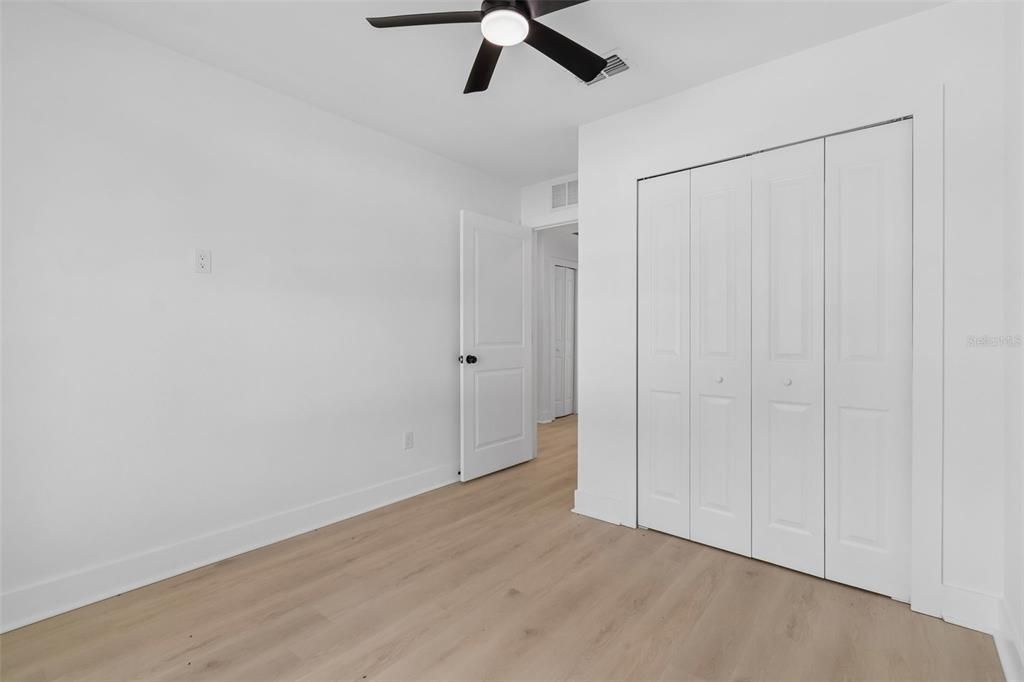 For Rent: $1,900 (4 beds, 2 baths, 1384 Square Feet)