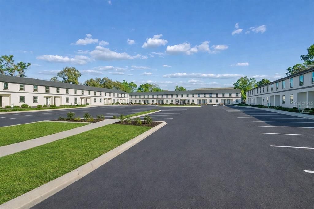 For Rent: $1,900 (4 beds, 2 baths, 1384 Square Feet)