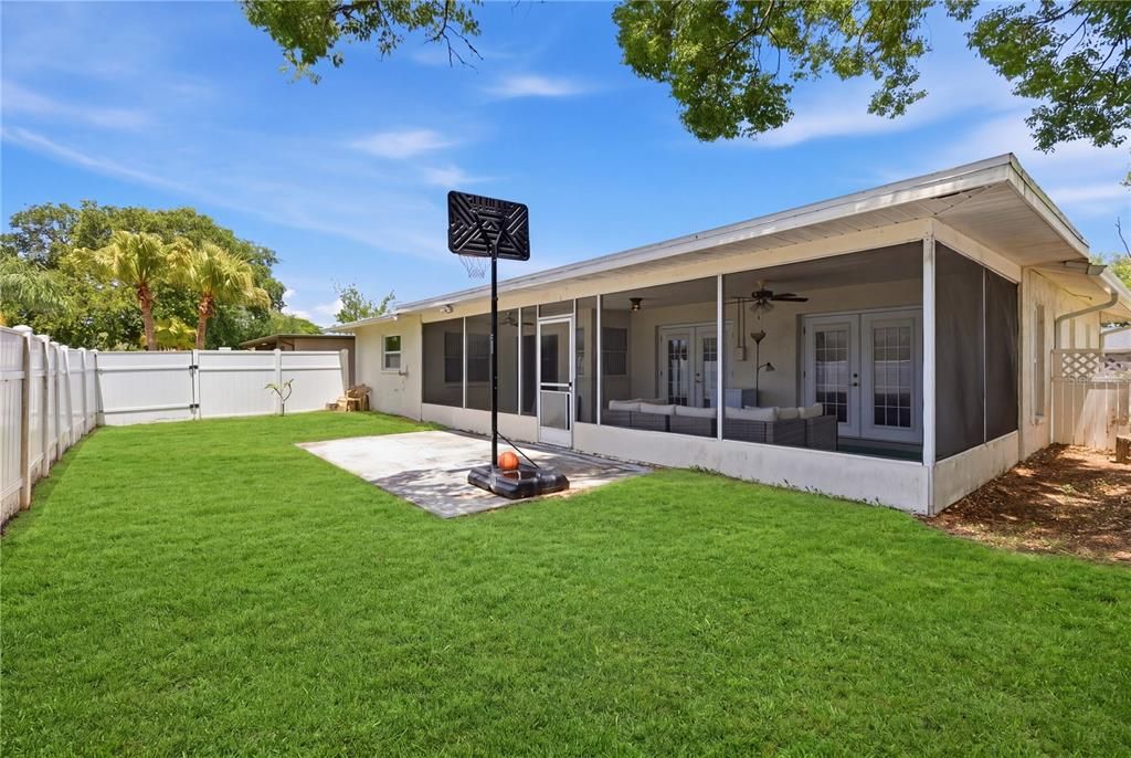 For Sale: $325,000 (3 beds, 2 baths, 1607 Square Feet)
