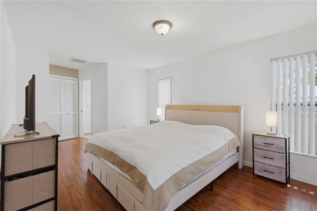 For Sale: $325,000 (3 beds, 2 baths, 1607 Square Feet)