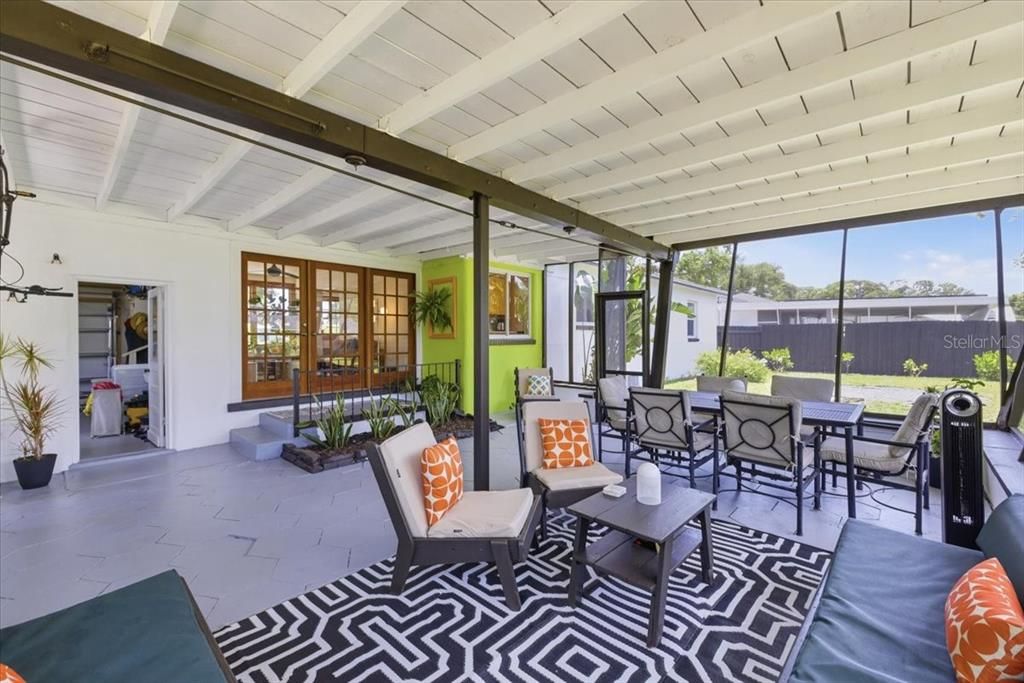 Active With Contract: $435,000 (3 beds, 1 baths, 1253 Square Feet)