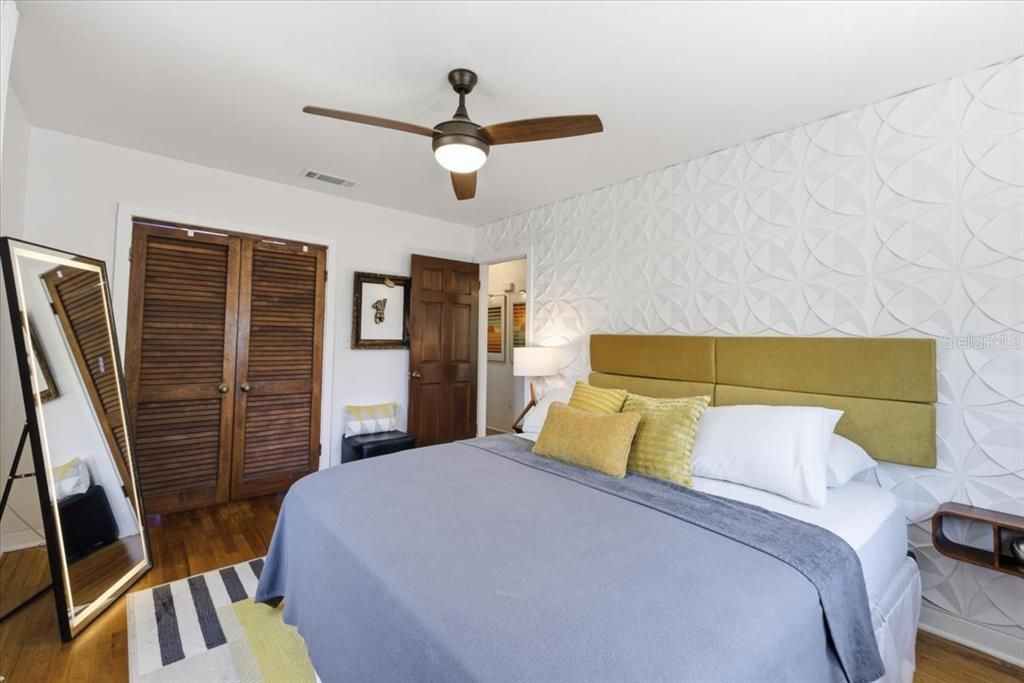 Active With Contract: $435,000 (3 beds, 1 baths, 1253 Square Feet)