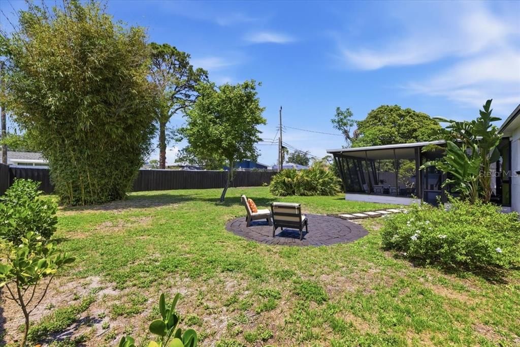 Active With Contract: $435,000 (3 beds, 1 baths, 1253 Square Feet)