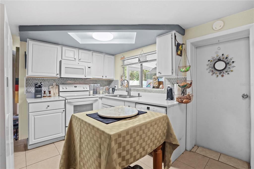 En Venta: $210,000 (3 camas, 1 baños, 928 Pies cuadrados)