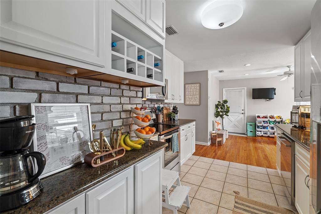 For Sale: $519,000 (3 beds, 2 baths, 1929 Square Feet)