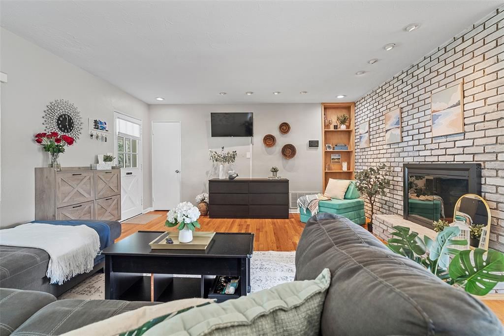 For Sale: $519,000 (3 beds, 2 baths, 1929 Square Feet)
